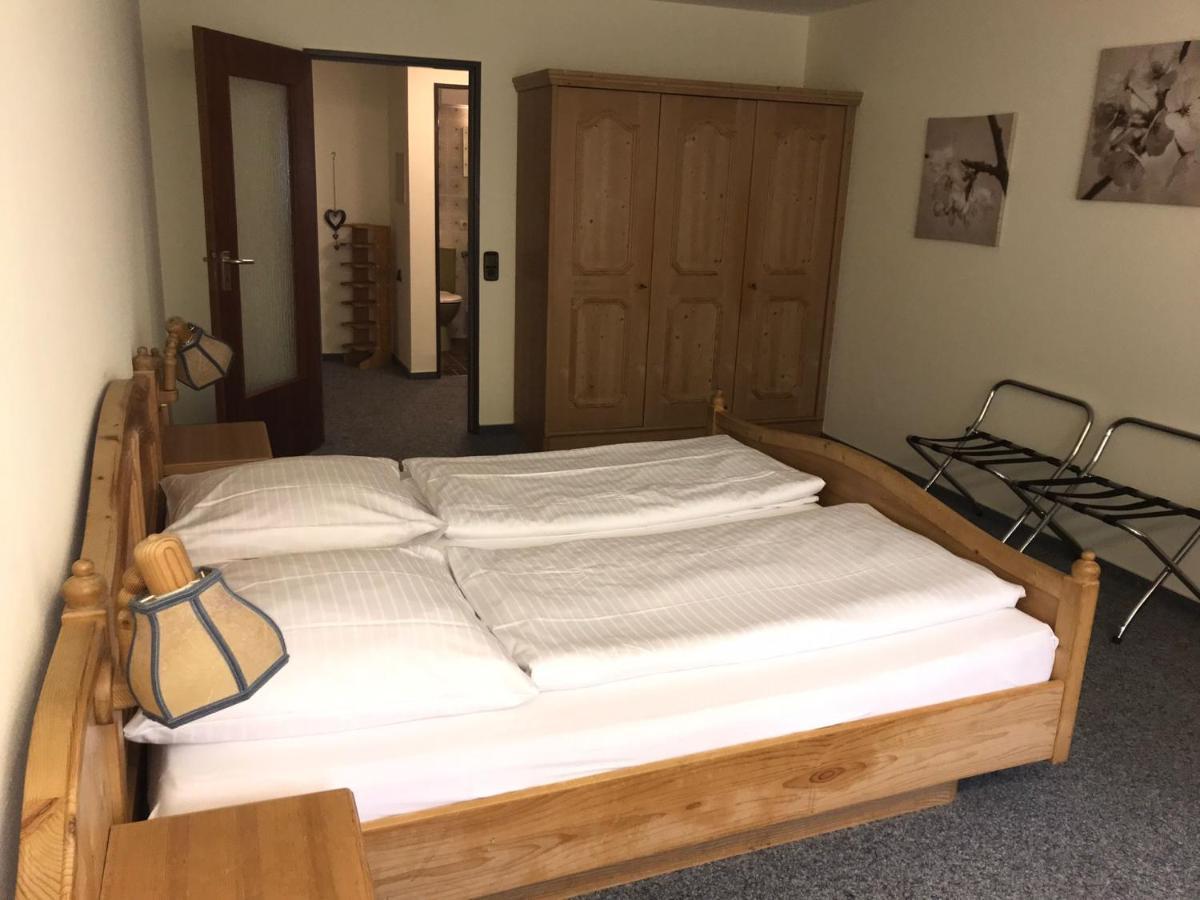 Hotel Quellenhof Бад Урах Екстериор снимка
