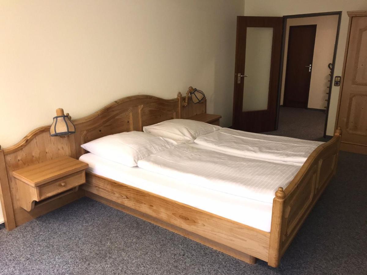 Hotel Quellenhof Бад Урах Екстериор снимка