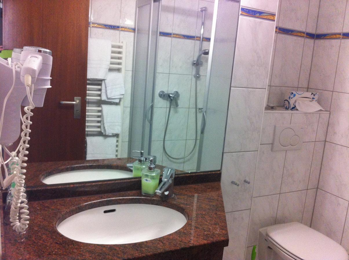Hotel Quellenhof Бад Урах Екстериор снимка